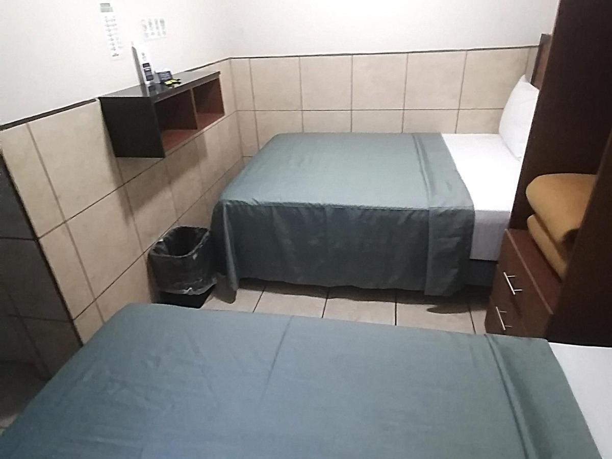 Hotel Hcm 과달라하라 외부 사진