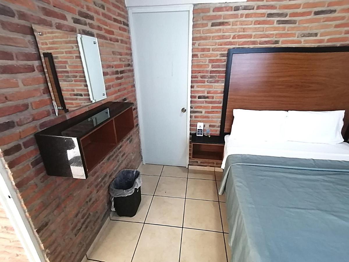 Hotel Hcm 과달라하라 외부 사진