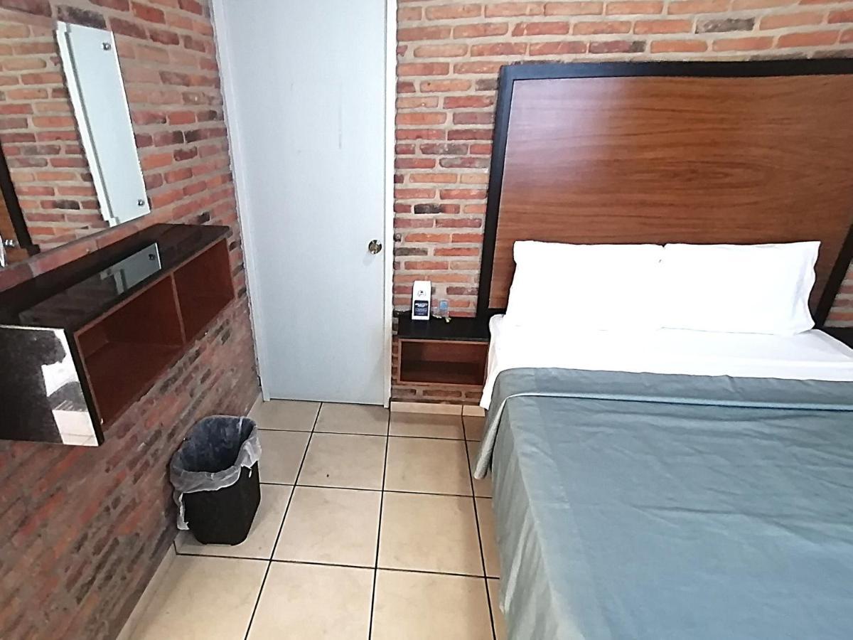 Hotel Hcm 과달라하라 외부 사진